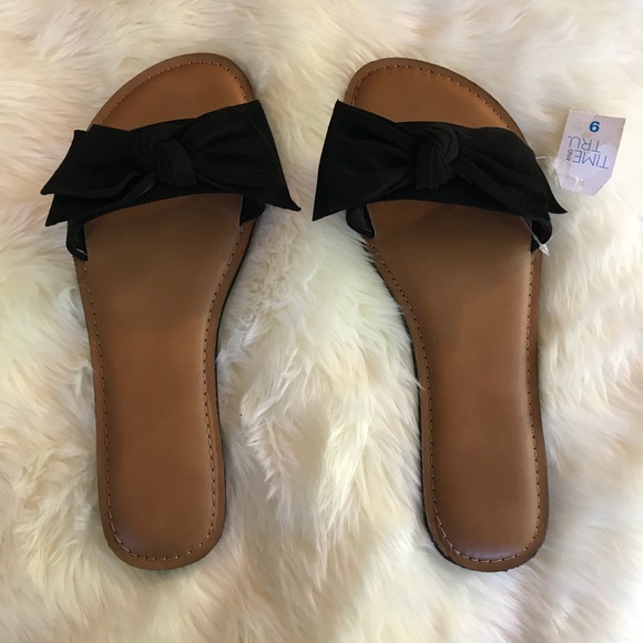 time and tru bow sandals
